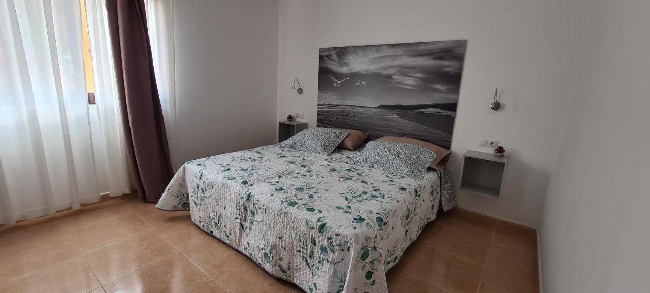 Beautiful Garden Flat Nearly Refurbished Free Wifi Apartment คอร์ราเลโฮ ภายนอก รูปภาพ