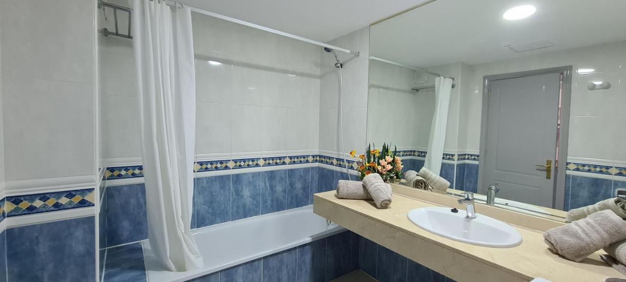 Beautiful Garden Flat Nearly Refurbished Free Wifi Apartment คอร์ราเลโฮ ภายนอก รูปภาพ